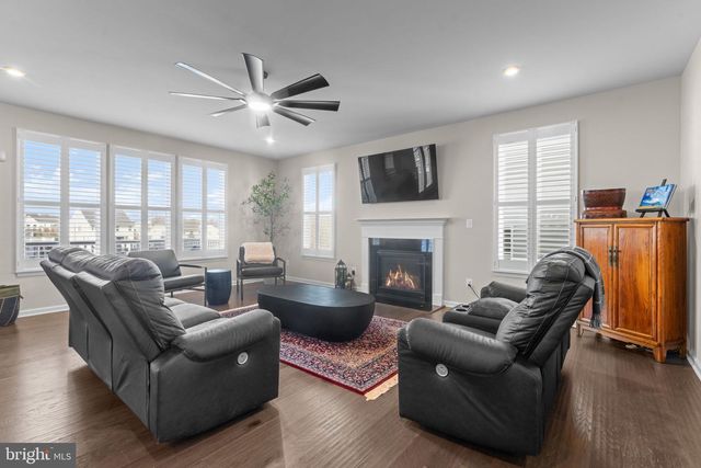 4513 COTSWOLD MANOR LOOP, Woodbridge, VA 22192