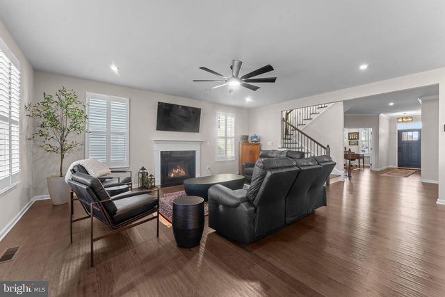 4513 COTSWOLD MANOR LOOP, Woodbridge, VA 22192