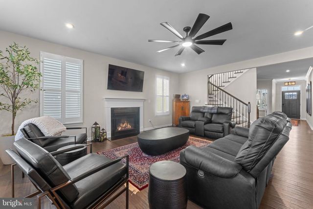 4513 COTSWOLD MANOR LOOP, Woodbridge, VA 22192