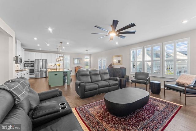 4513 COTSWOLD MANOR LOOP, Woodbridge, VA 22192