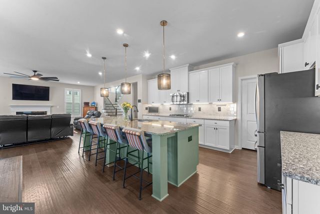 4513 COTSWOLD MANOR LOOP, Woodbridge, VA 22192