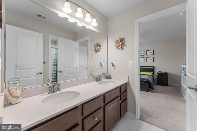 4513 COTSWOLD MANOR LOOP, Woodbridge, VA 22192