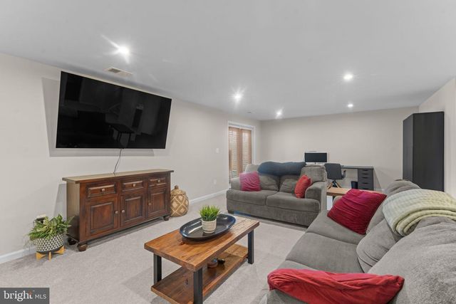 4513 COTSWOLD MANOR LOOP, Woodbridge, VA 22192