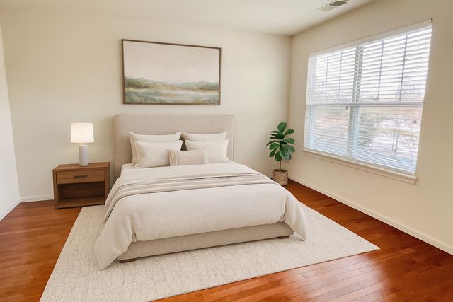 1829 N Crenshaw Circle, Vernon Hills, IL 60061