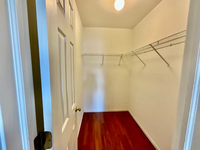 1829 N Crenshaw Circle, Vernon Hills, IL 60061