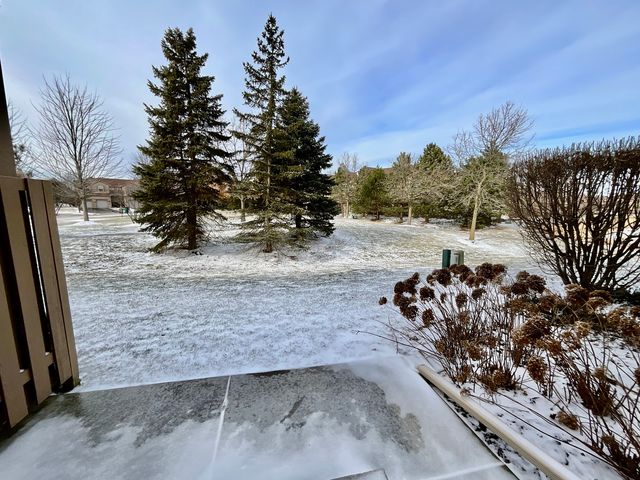 1829 N Crenshaw Circle, Vernon Hills, IL 60061