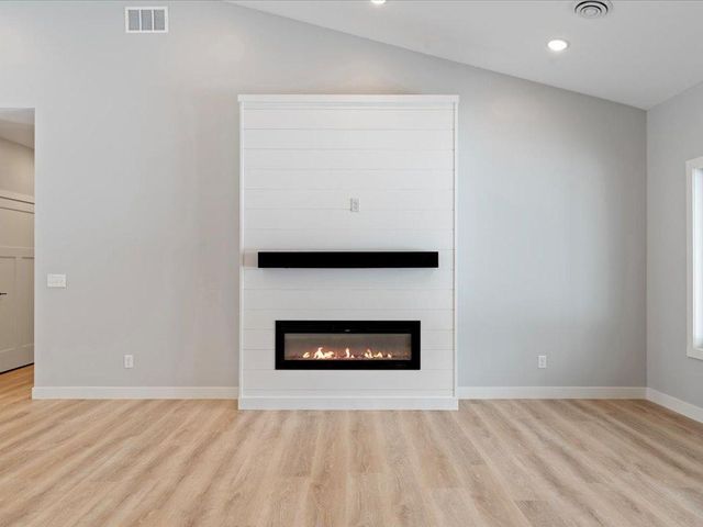 15828 Old Stonebridge Trail, Brainerd, MN 56401