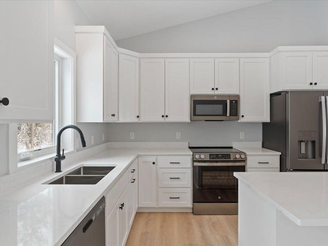 15828 Old Stonebridge Trail, Brainerd, MN 56401