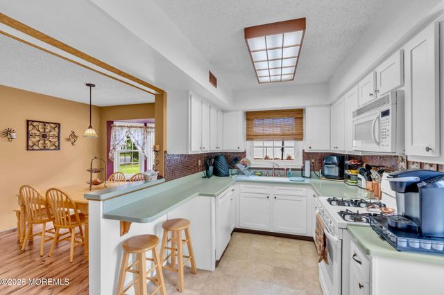 13 Providence Lane, Howell, NJ 07731
