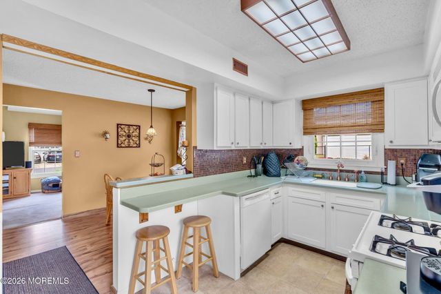 13 Providence Lane, Howell, NJ 07731
