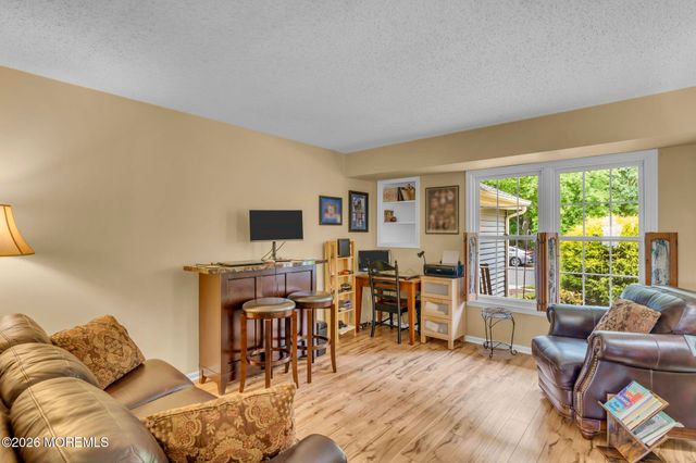 13 Providence Lane, Howell, NJ 07731