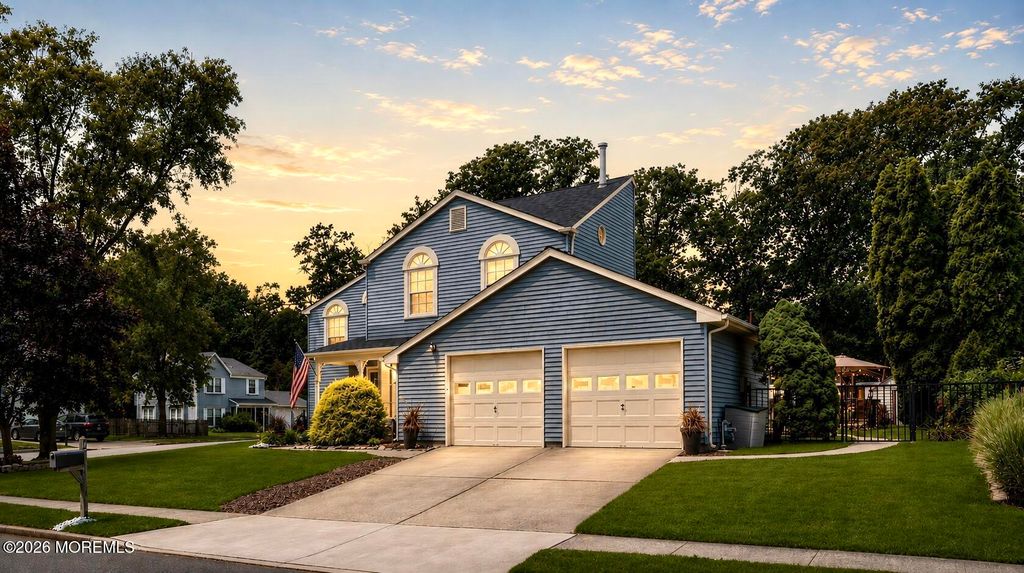 13 Providence Lane, Howell, NJ 07731