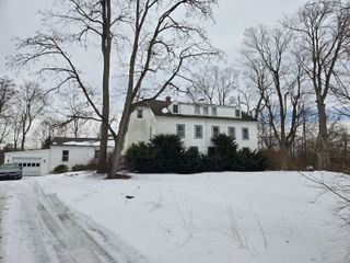 10 North Lake Street 1st Floor, Litchfield, CT 06759