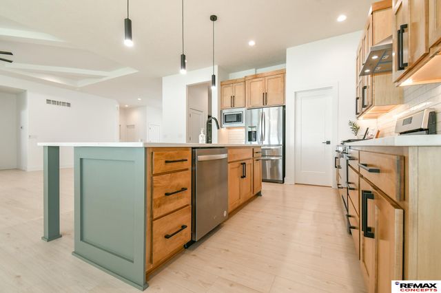 921 S 88th Street, Lincoln, NE 68520