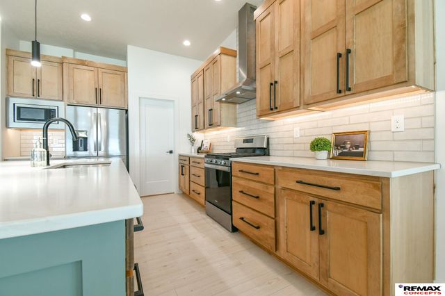 921 S 88th Street, Lincoln, NE 68520