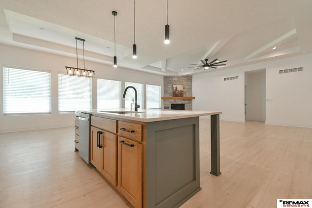 921 S 88th Street, Lincoln, NE 68520