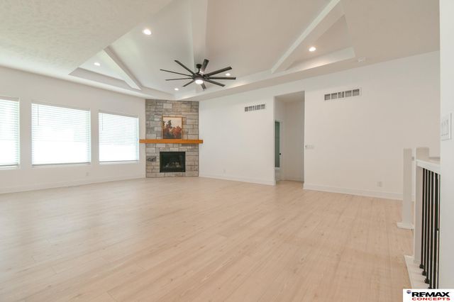 921 S 88th Street, Lincoln, NE 68520