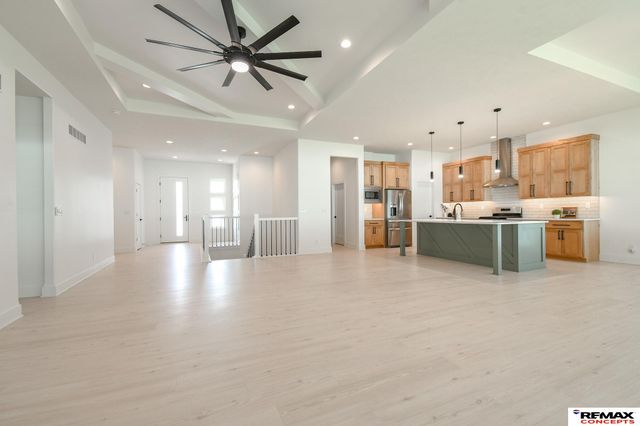 921 S 88th Street, Lincoln, NE 68520