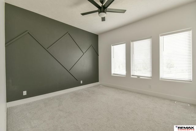 921 S 88th Street, Lincoln, NE 68520