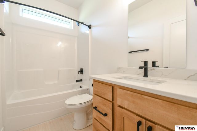 921 S 88th Street, Lincoln, NE 68520