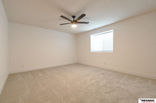 921 S 88th Street, Lincoln, NE 68520