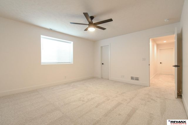 921 S 88th Street, Lincoln, NE 68520