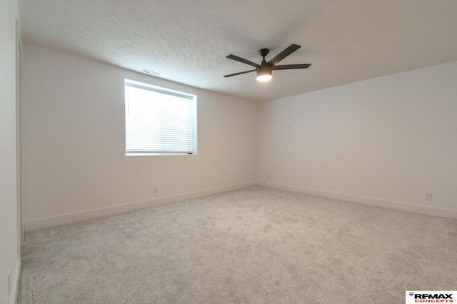 921 S 88th Street, Lincoln, NE 68520