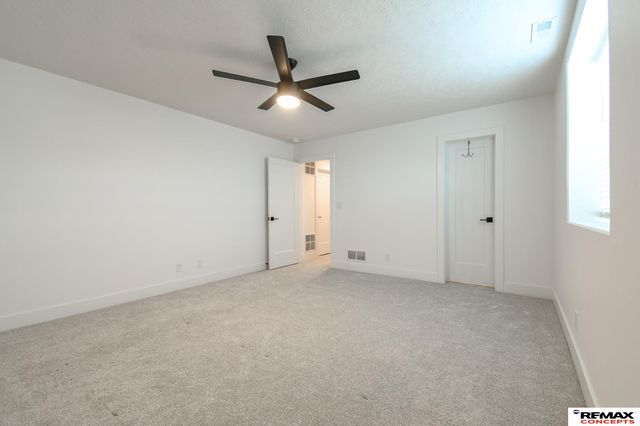 921 S 88th Street, Lincoln, NE 68520