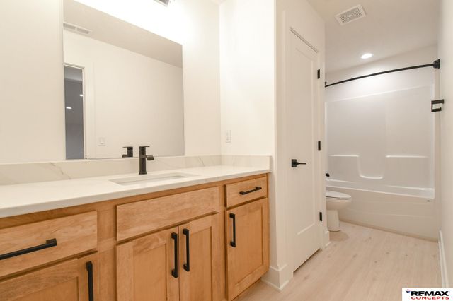 921 S 88th Street, Lincoln, NE 68520