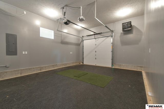 921 S 88th Street, Lincoln, NE 68520