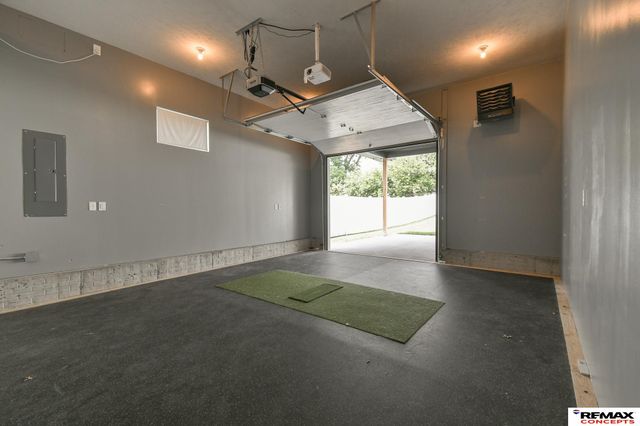 921 S 88th Street, Lincoln, NE 68520