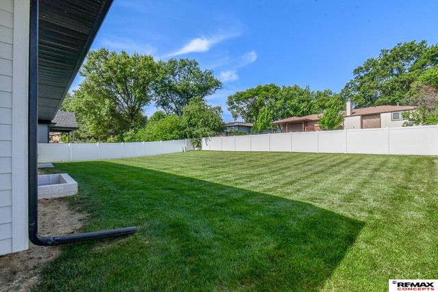 921 S 88th Street, Lincoln, NE 68520