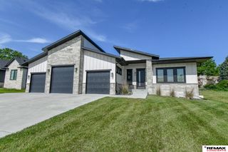 921 S 88th Street, Lincoln, NE 68520