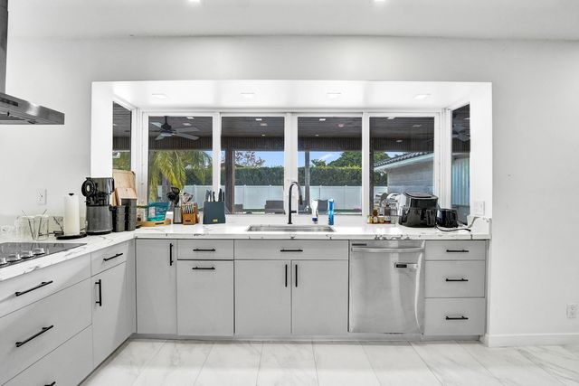 3681 N 54th Avenue, Hollywood, FL 33021