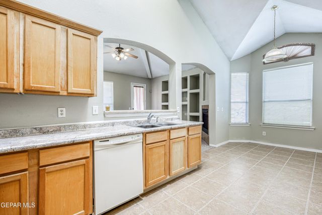 437 Sand Verbena Street, Horizon City, TX 79928