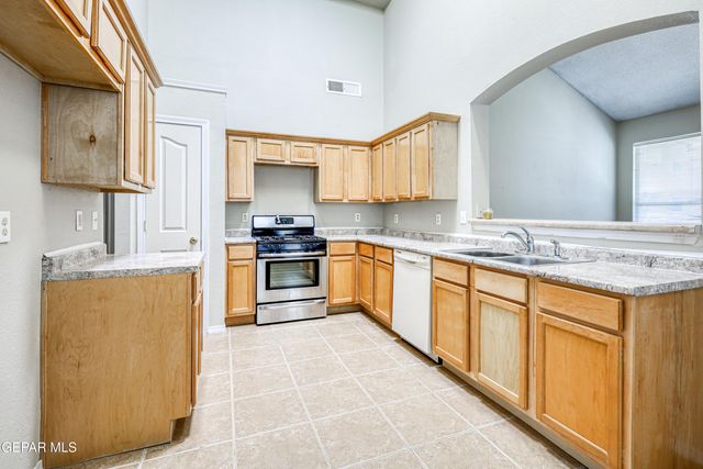 437 Sand Verbena Street, Horizon City, TX 79928