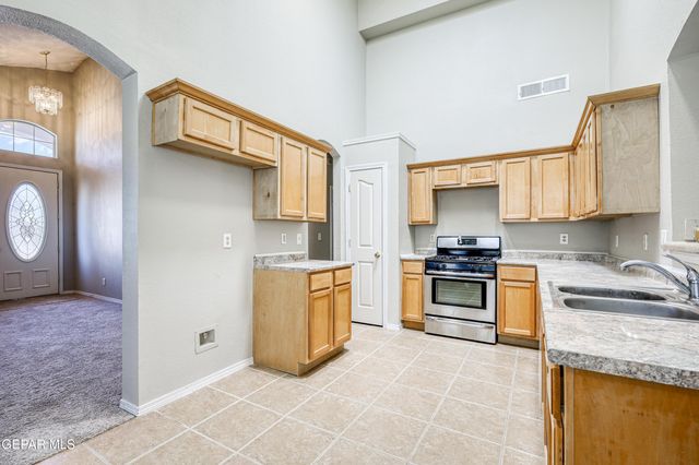 437 Sand Verbena Street, Horizon City, TX 79928