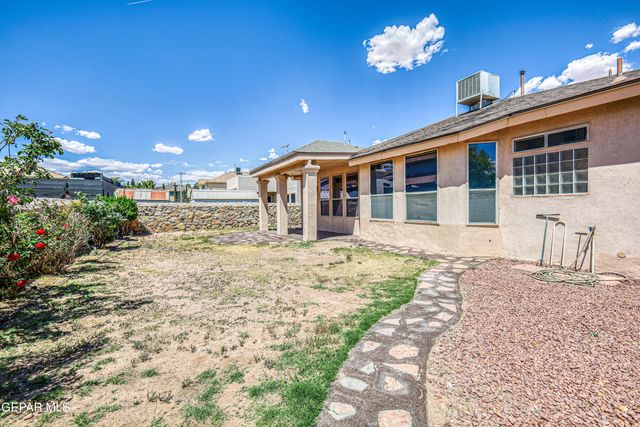 437 Sand Verbena Street, Horizon City, TX 79928