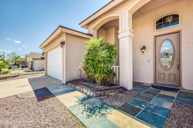 437 Sand Verbena Street, Horizon City, TX 79928