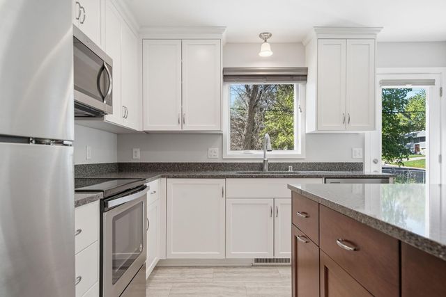 8217 28th Avenue N, New Hope, MN 55427