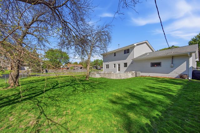 8217 28th Avenue N, New Hope, MN 55427