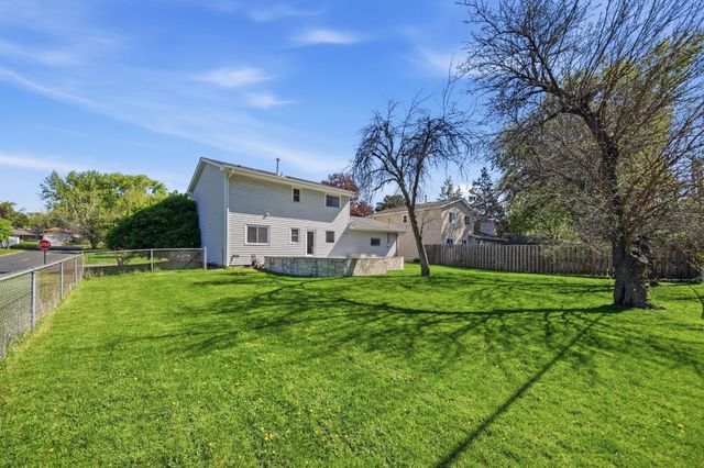 8217 28th Avenue N, New Hope, MN 55427