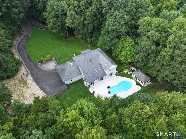 7 Coach Hill, Danbury, CT 06811
