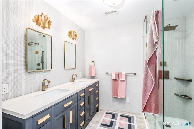 7 Coach Hill, Danbury, CT 06811