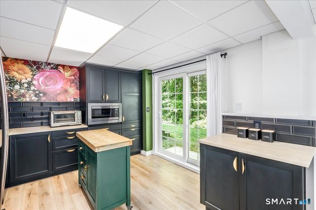 7 Coach Hill, Danbury, CT 06811