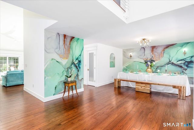 7 Coach Hill, Danbury, CT 06811