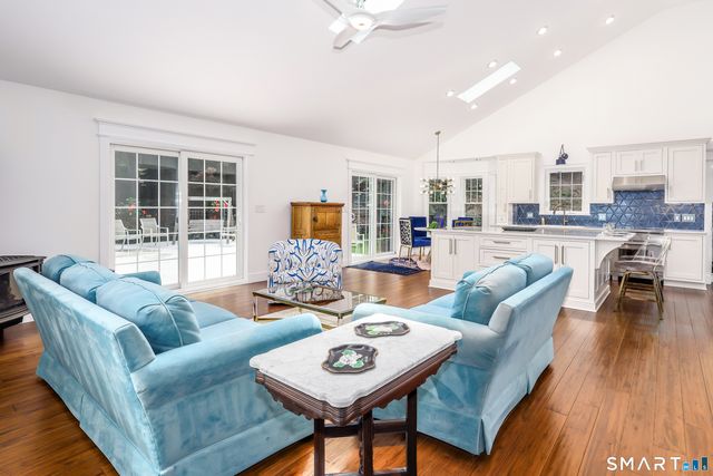 7 Coach Hill, Danbury, CT 06811