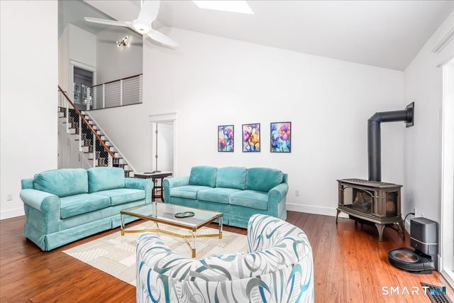 7 Coach Hill, Danbury, CT 06811