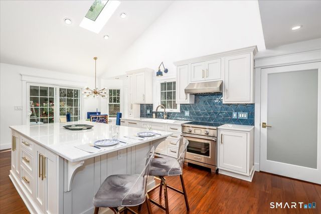 7 Coach Hill, Danbury, CT 06811