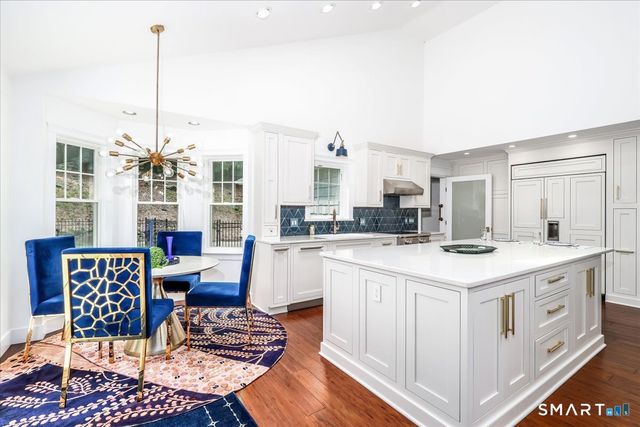 7 Coach Hill, Danbury, CT 06811